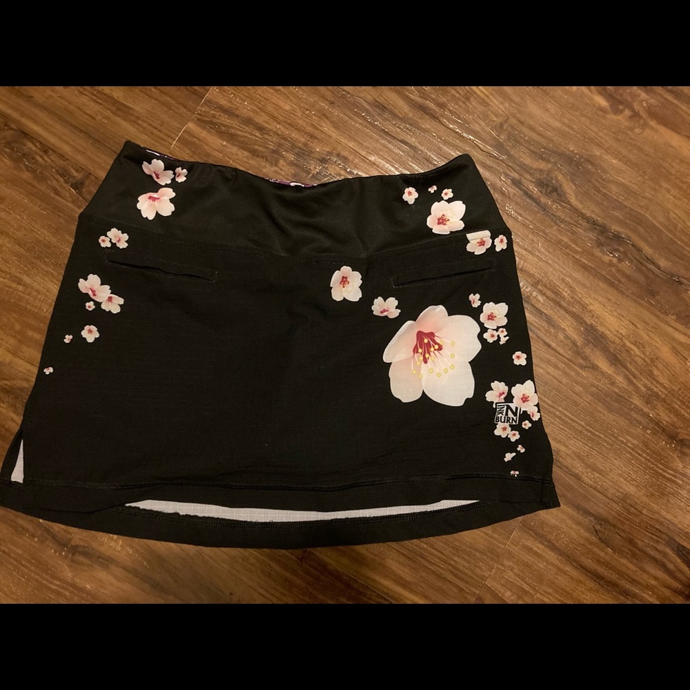 Inknburn NWOT Sakura skirt size 6